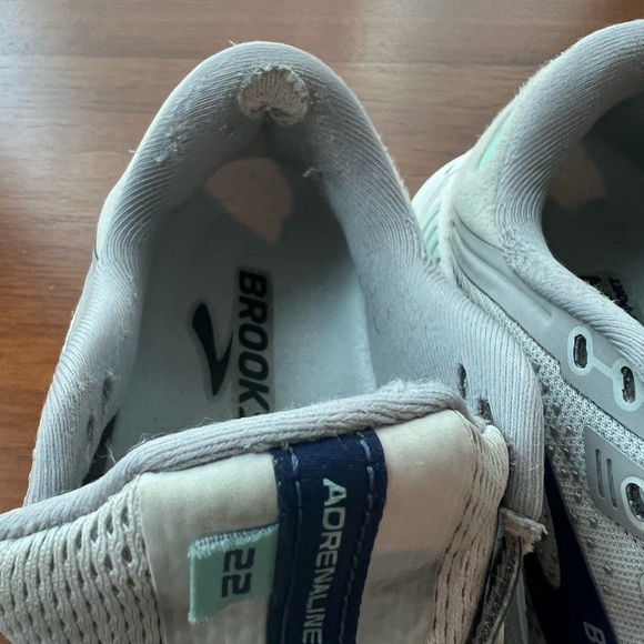 Brooks Adrenaline GTS 22 - Picture 14 of 15